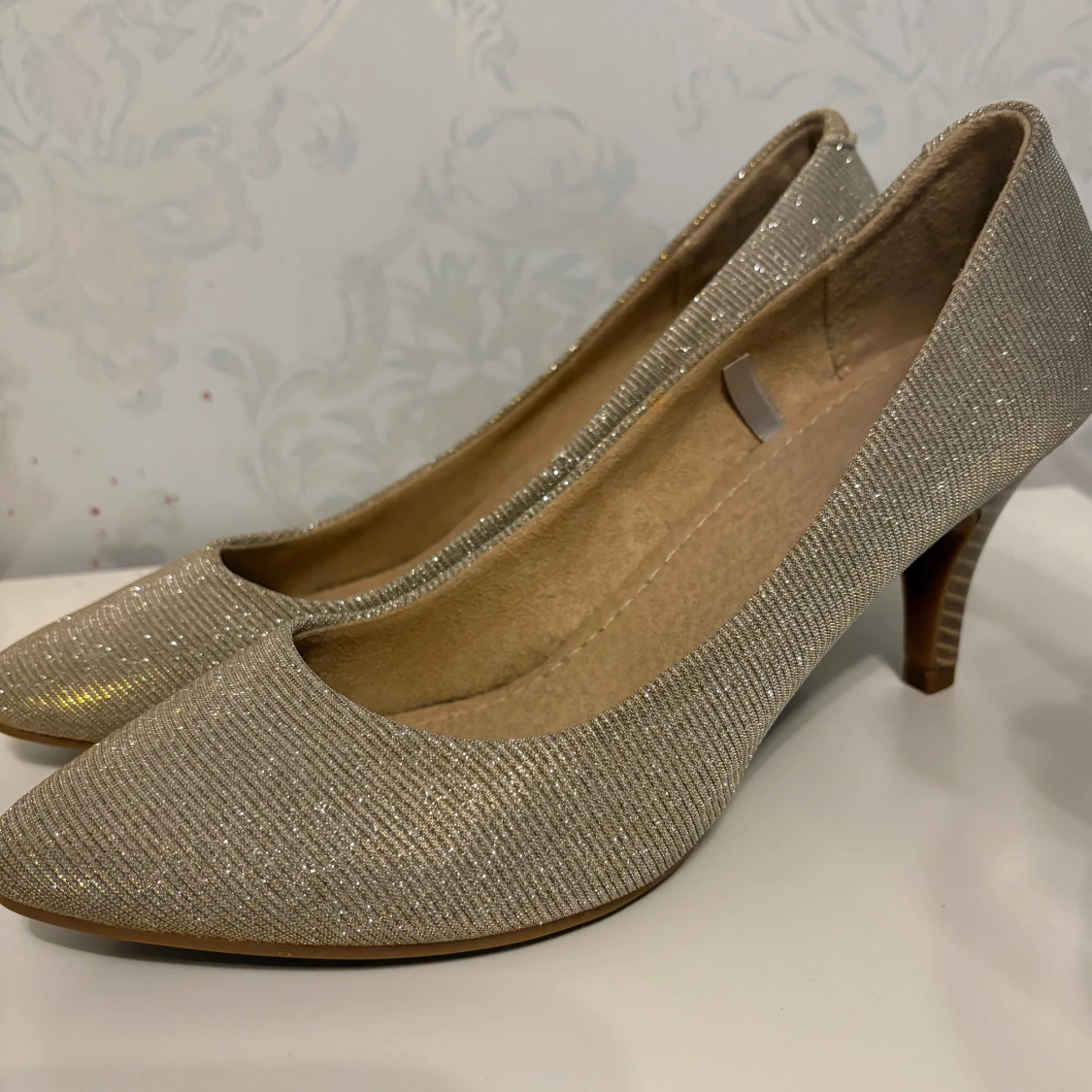 Glittriga klackar  - 1