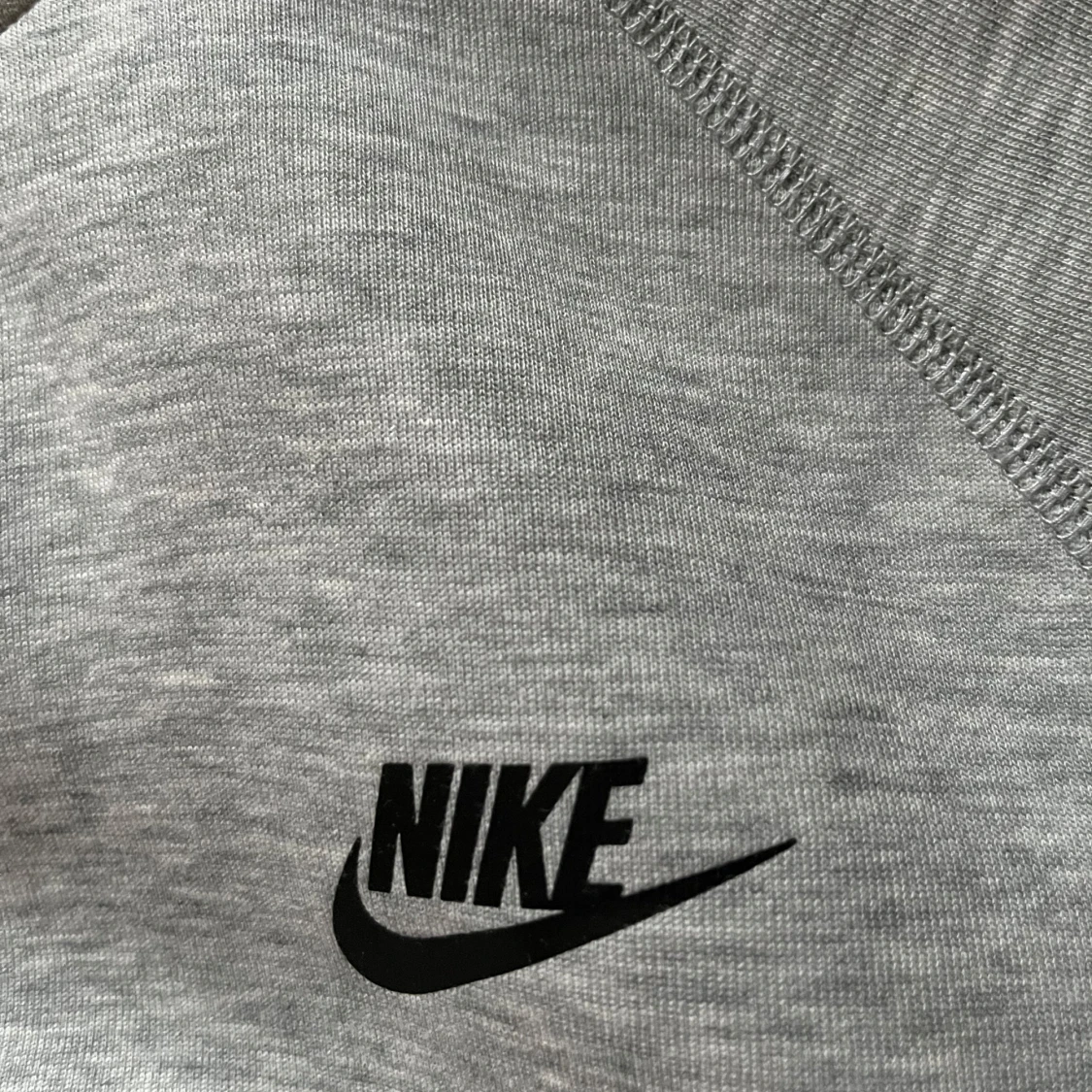 Grå Tech Fleece Hoodie från Nike - 1