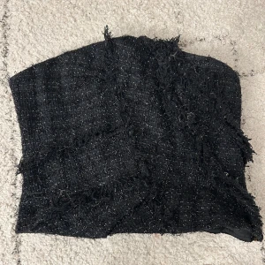 Svart glittrig topp - En snygg svart glittertopp ifrån Zara