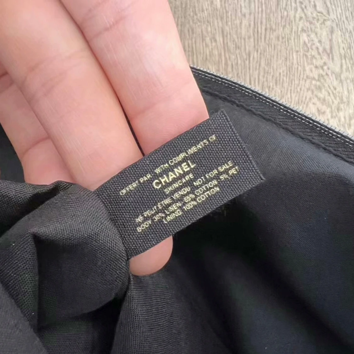 Svart necessär från Chanel - 2