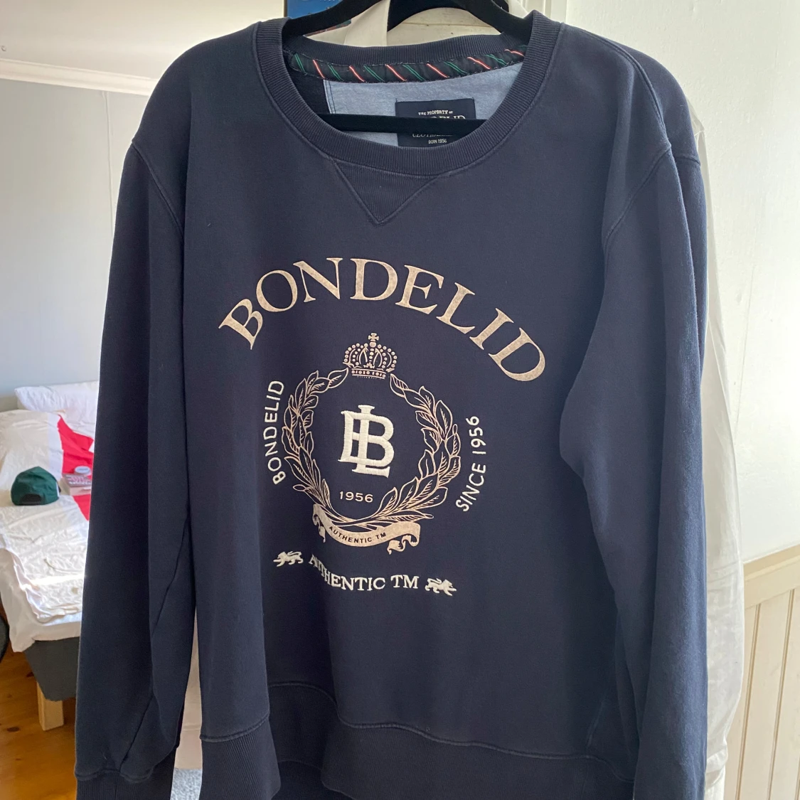 blå sweatshirt från Bondelid
