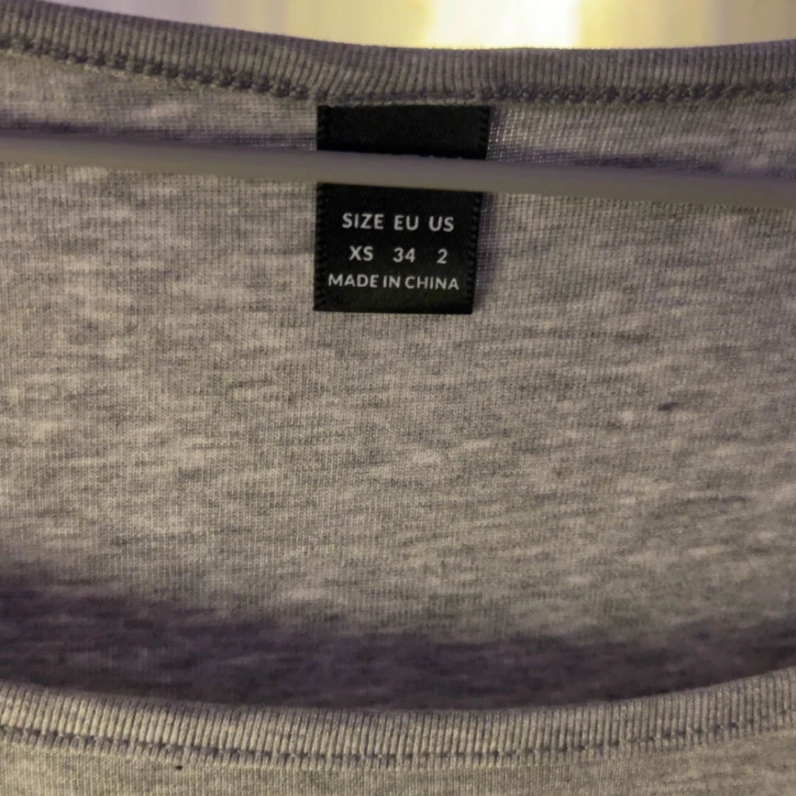 Grå croppad topp från Shein - 1