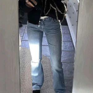 Full lenght flare jeans - Jättefina jeans från gina, köpte här på plick och är klippta längst mer från tidigare ägare. Jag är 164 och de passar mig. 💘