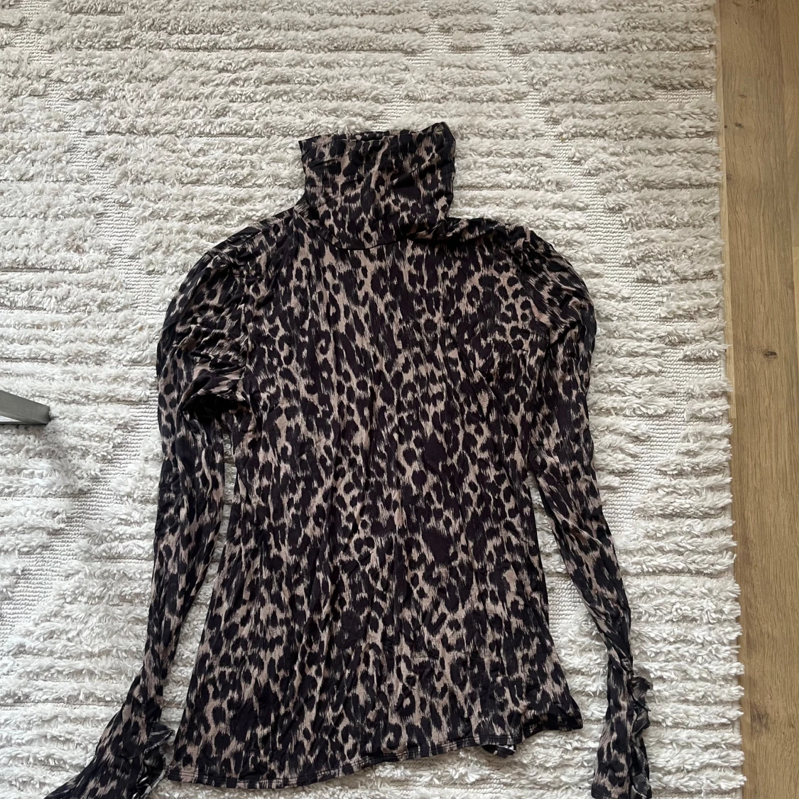 Leopard polo tröja från Marc cain  - 91