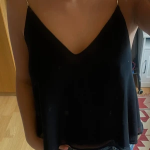 Fest topp - Säljer denna så fina fest topp som passar så bra till höst viben! Pris går att diskuteras 