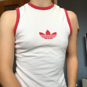 Adidas retro-linne  - Linne från adidas i retro-stil 