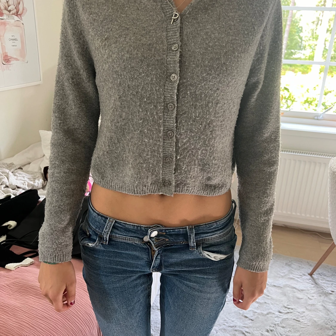 Jättefin grå kofta från stradivarius - 90