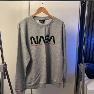 Tröja - Nasa tröja aldrig använd ny skick