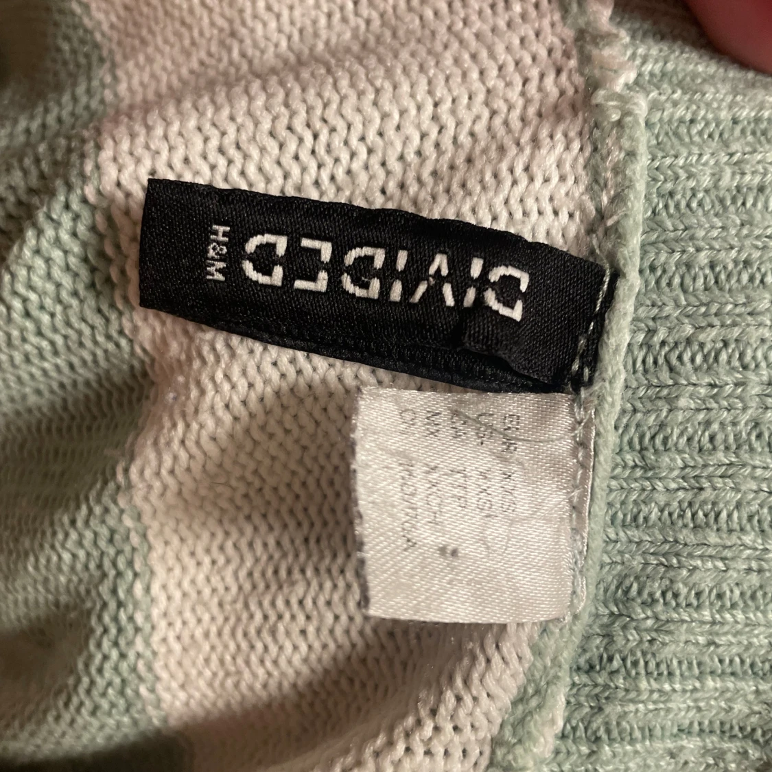 Vit/grön tjocktröja  - 91