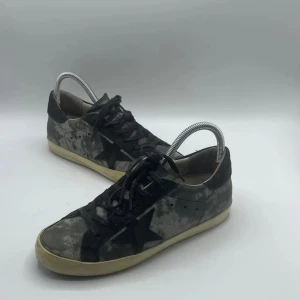 Golden goose skor - Feta golden goose skor  Storlek 38 (passar 39)  Endast skorna