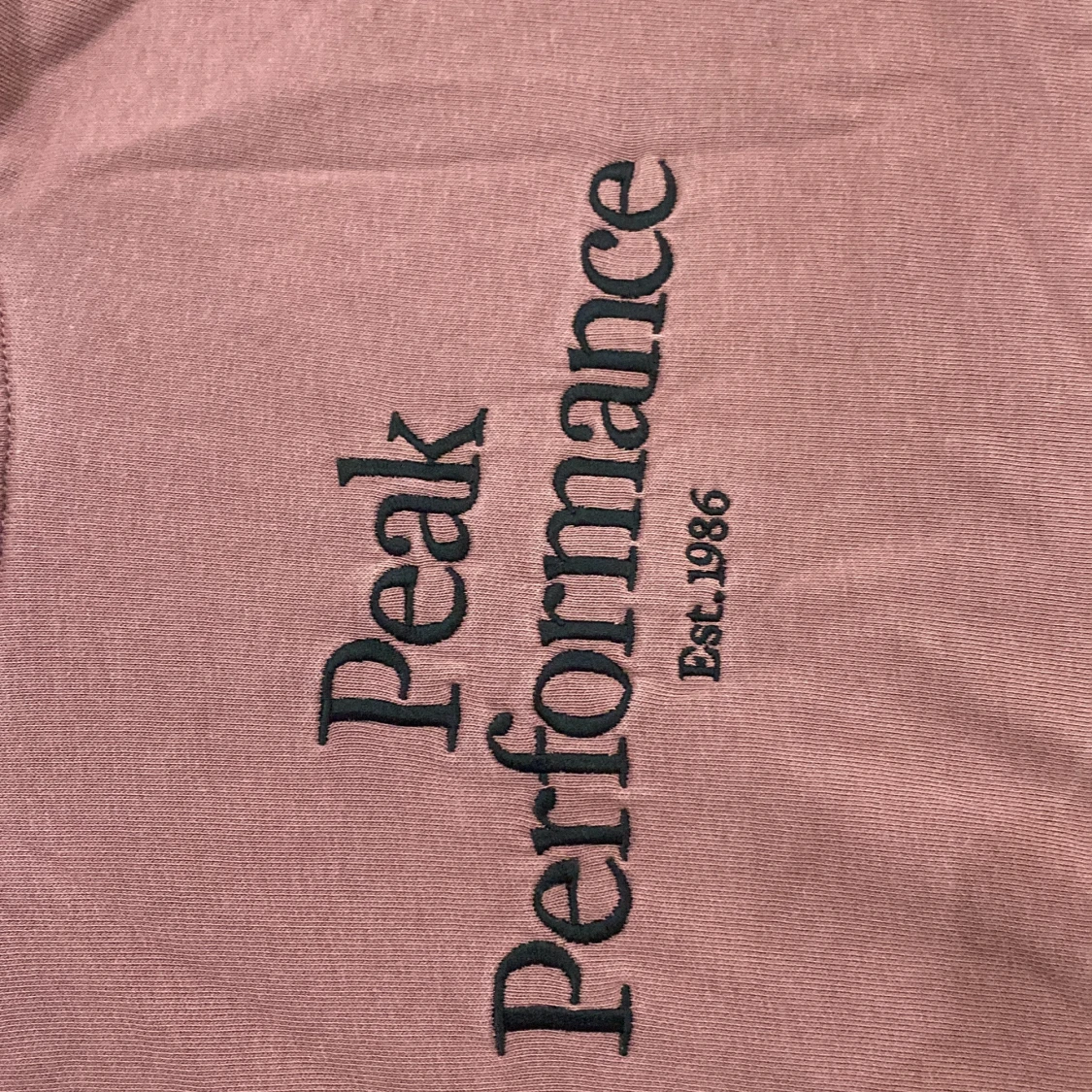 Peak performance hoodie strl 160 vinröd/lila - 90