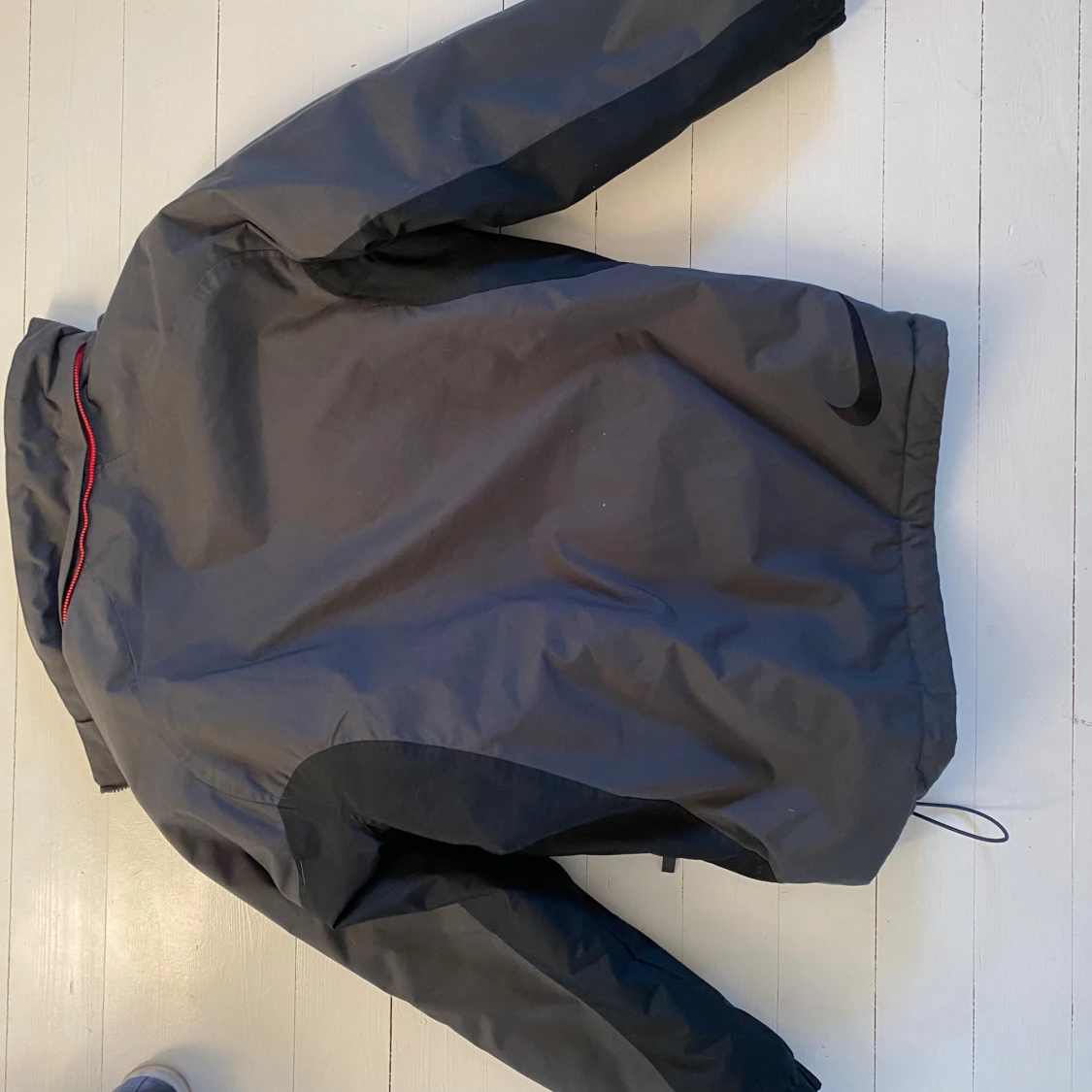 Nike grå vinterjacka - 90