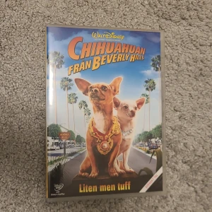 Cd-skiva - Chihuahuan från Beverly Hills, DVD. Köparen står för frakten.