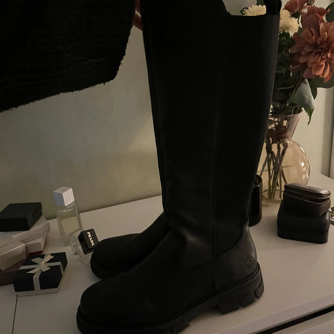 Svarta stövlar - 90