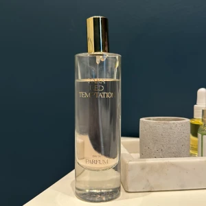 Zara Red Temptation  - Säljer en parfymflaska från Zara, Red temptation, 80 ml 