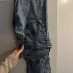 Ralph lauren jeans  - Ralph lauren jeans lågmidjade endast prövade dom är tyvärr för små för mig storlek 27/30. Köpte för över 1500kr  säljer billigt då jag inte använder, kommer inte komma till användning hos mig och vill inte slänga ☀️ 