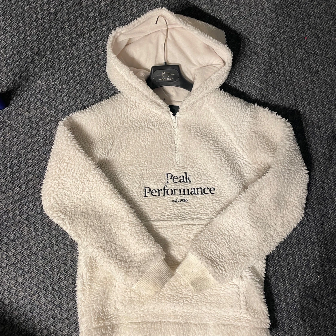 Teddy hoodie från Peak Performance