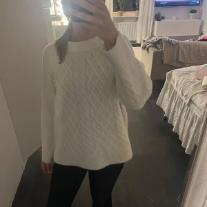 Stickad tröja  - Säljer stickad tröja från lager 157 använd 1 gång jätte bra skick