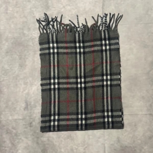 Burberry liknande halsduk - Burberry liknande halsduk