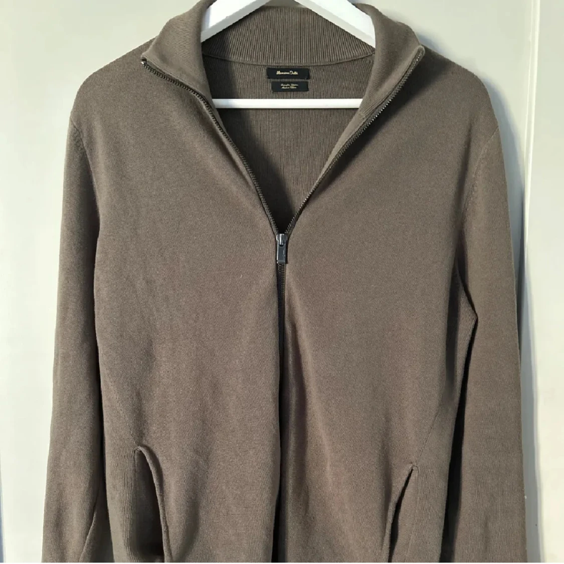 Brun tröja med dragkedja från Massimo Dutti