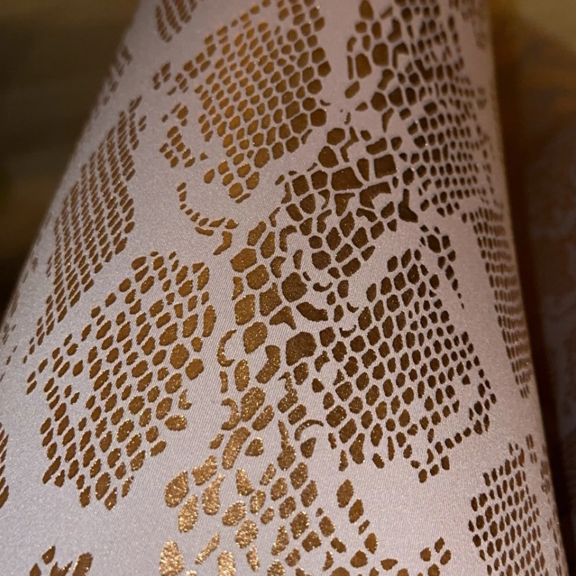 Beige leggings med ormmönster - 91