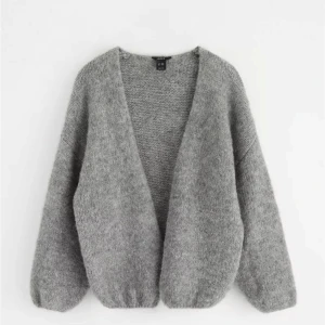 Stickad kofta  - Slutsålda Vanessa från Lindex storlek xs/s