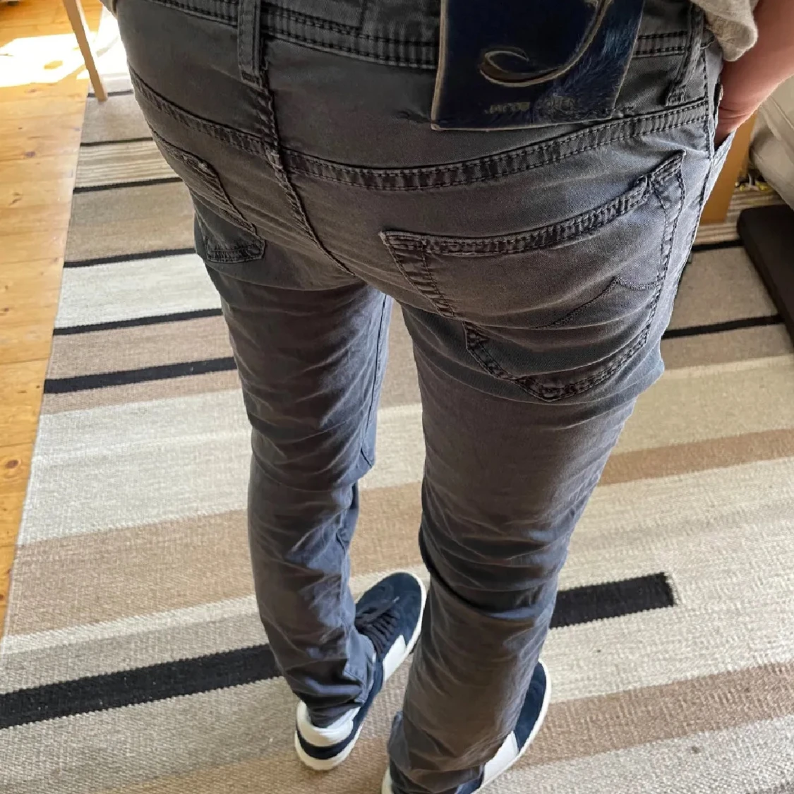 Grå byxor från Jacob Cohen - 91