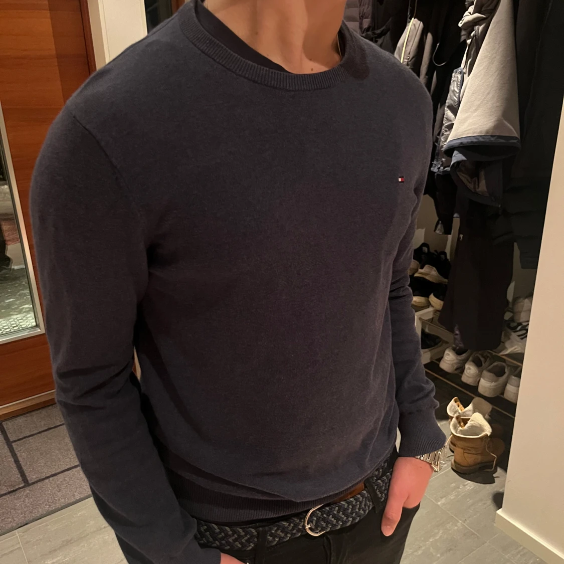 Mörkblå tröja från Tommy Hilfiger