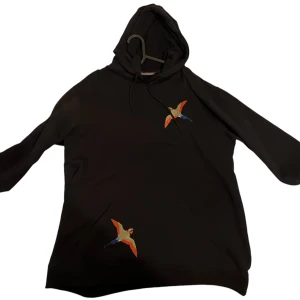 Arigato hoodie - Arigato hoodie i storlek Xxl men sitter som Xl. I nyskick men använd några gånger, pris kan diskuteras vid snabb affär 
