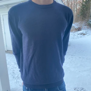 Merinoull tröja JOHN HENRIC - En riktigt stilig tröja från John Henric🍁| Storlek L, passar även M 👕| Skick: 9,5/10 ✅| 100% merinoull❗️| Hör av er vid ytterligare frågor 🦦