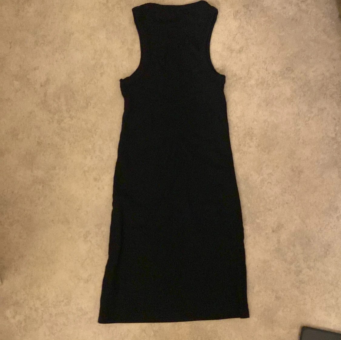 Svart ärmlös klänning från Bik Bok - 91