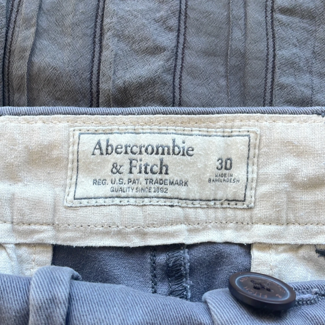 Grå shorts från Abercrombie & Fitch - 91
