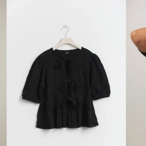 Blus från Gina  - Aldrig använd köpte i fel storlek prislapp kvar