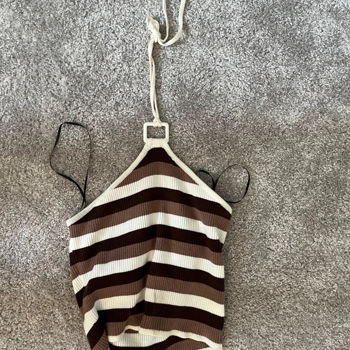 Jättefin halterneck topp