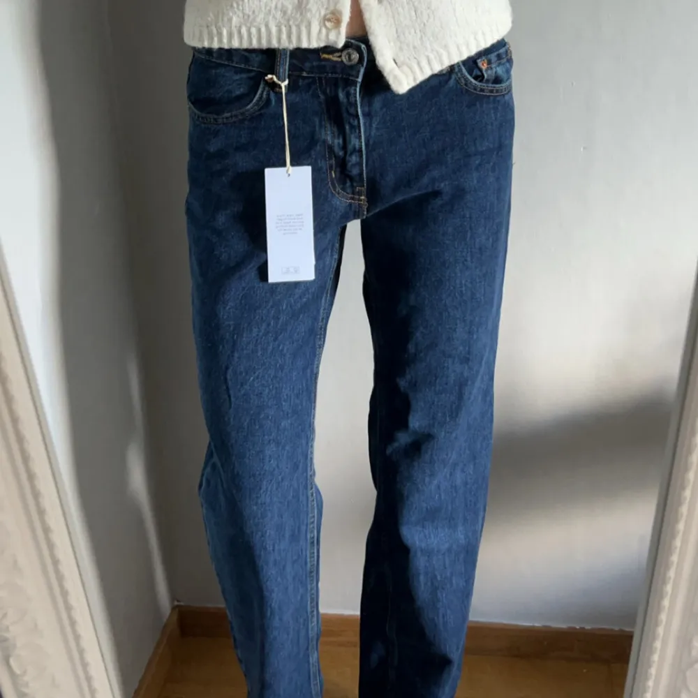 Säljer mina jeans från Gina. Aldrig använda och lapparna är också kvar. Skriv för fler bilder eller vid funderingar💞. Jeans & Byxor.