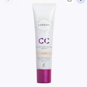 Lumene Color correcting cream i färgen Light. Älskar produkten men färgen är för mörk för mig🌸