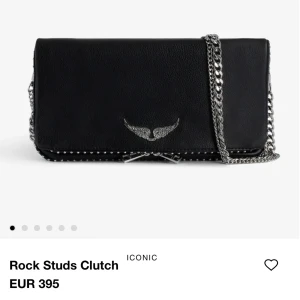 Zadigväska - Snygg väska från Zadig Voltaire! Två tillhörande kedjor i olika längder. ”Nitar” runt väskan. Skriv för fler bilder. Äkthetsbevis och tillhörande dustbag finns.