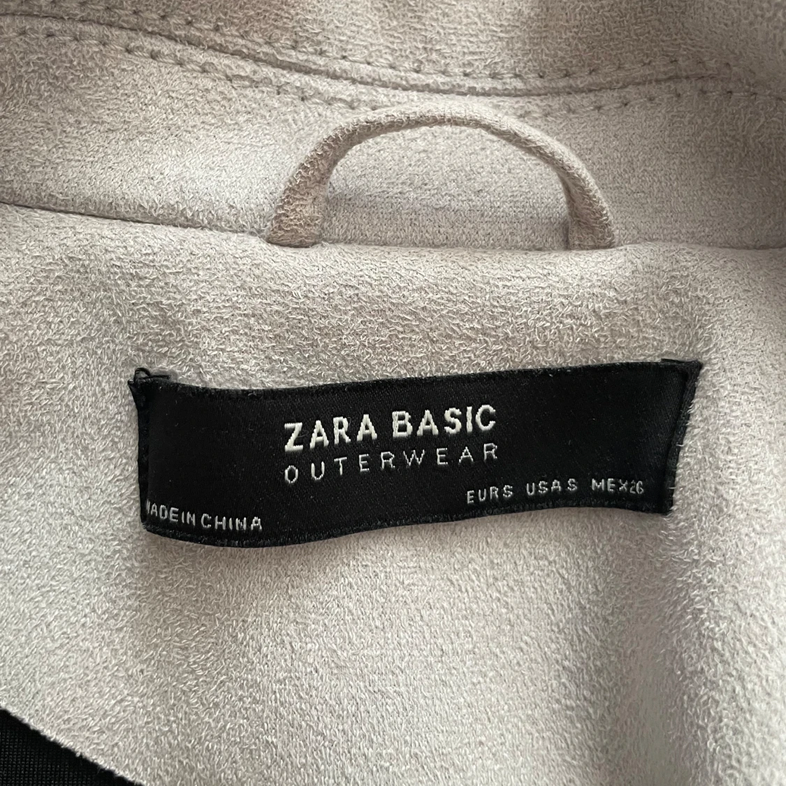 Ljusgrå mockajacka från Zara Basic - 90