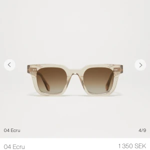 Chimi - Ett par chimi solglasögon i 04 Ecru. Säljer då jag har ett par andra så dessa kommer ej till användning längre. Allt som kom med när det köptes kommer med.