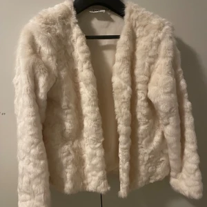 Päls - Isay, oanvänd 