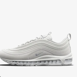 Nike - Helt nya Nike skor oanvända Storlek 41 mer bilder finns om frågas 