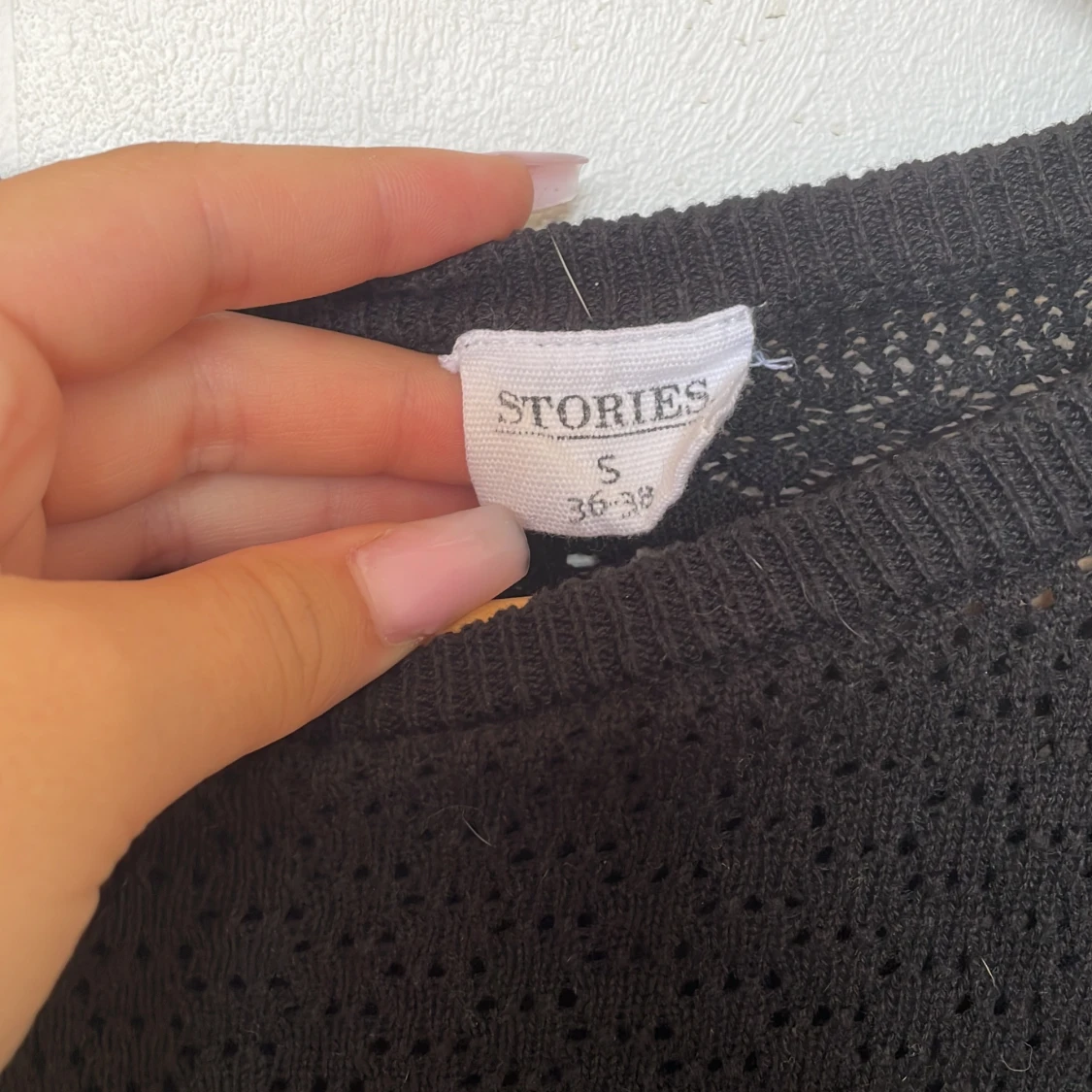 Svart långärmad tröja med mönster. Från Ullared i storlek S. - 90