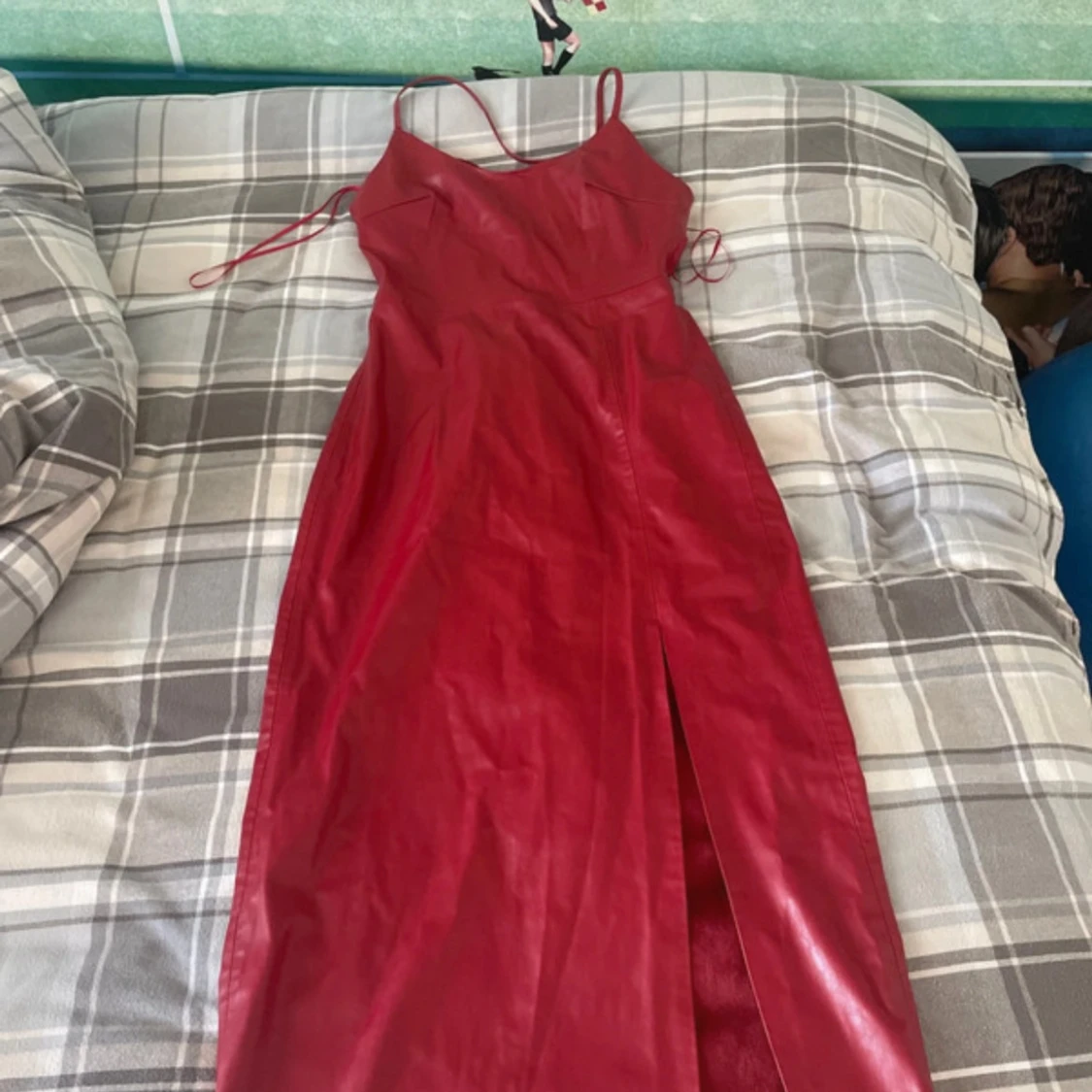 Röd klänning med slits