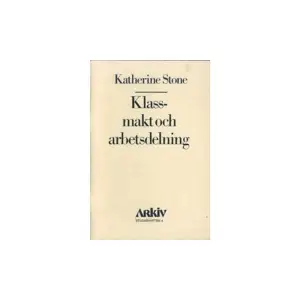 En fascinerande studie av arbetets organisering inom den amerikanska stålindustrin från 1880-talet och framåt. Stone hävdar att det inte främst var teknologiska och ekonomiska hänsyn som bestämde arbetsprocessens utformning utan en medveten strävan från företagsledningarna att befästa sin klassmakt och beröva arbetarna överblick över produktionen.    Format Häftad   Språk Svenska   Utgivningsdatum 1977-01-01   ISBN 9789185118342  