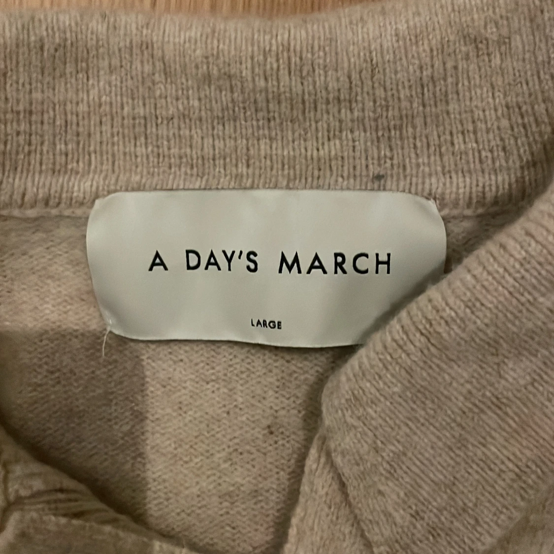 Beige tröja från A Day's March - 90