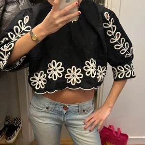 Fin blus - Super söt lite croppad blus