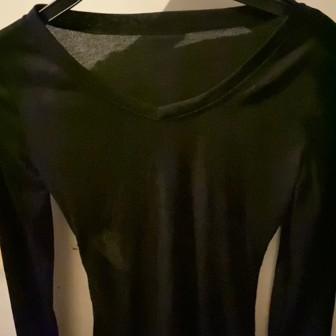 Vit och svart offshoulder långärmad tröja - 91