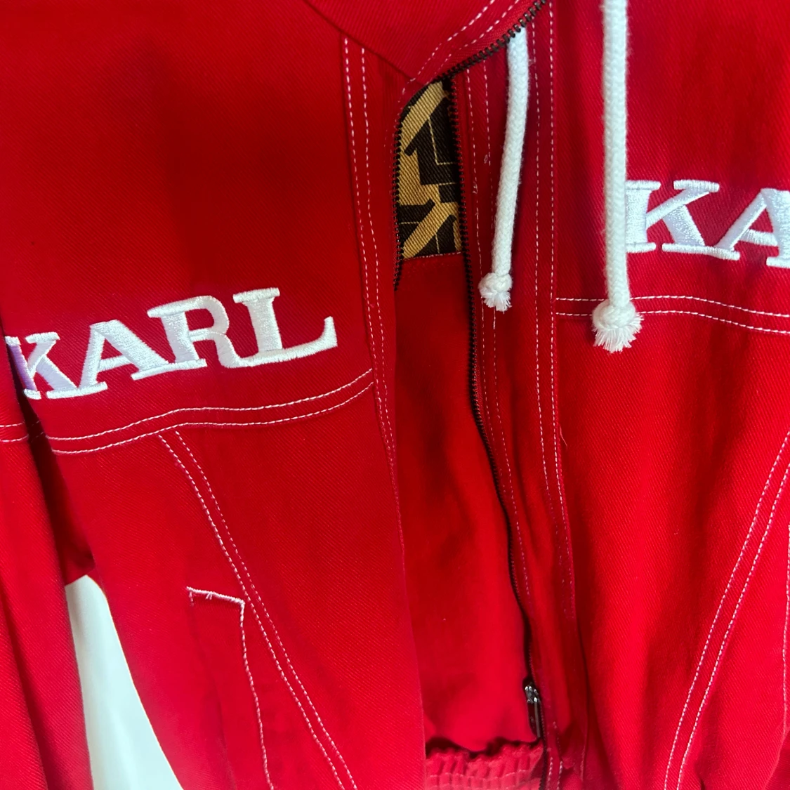 Röd jacka från Karl Kani - 90