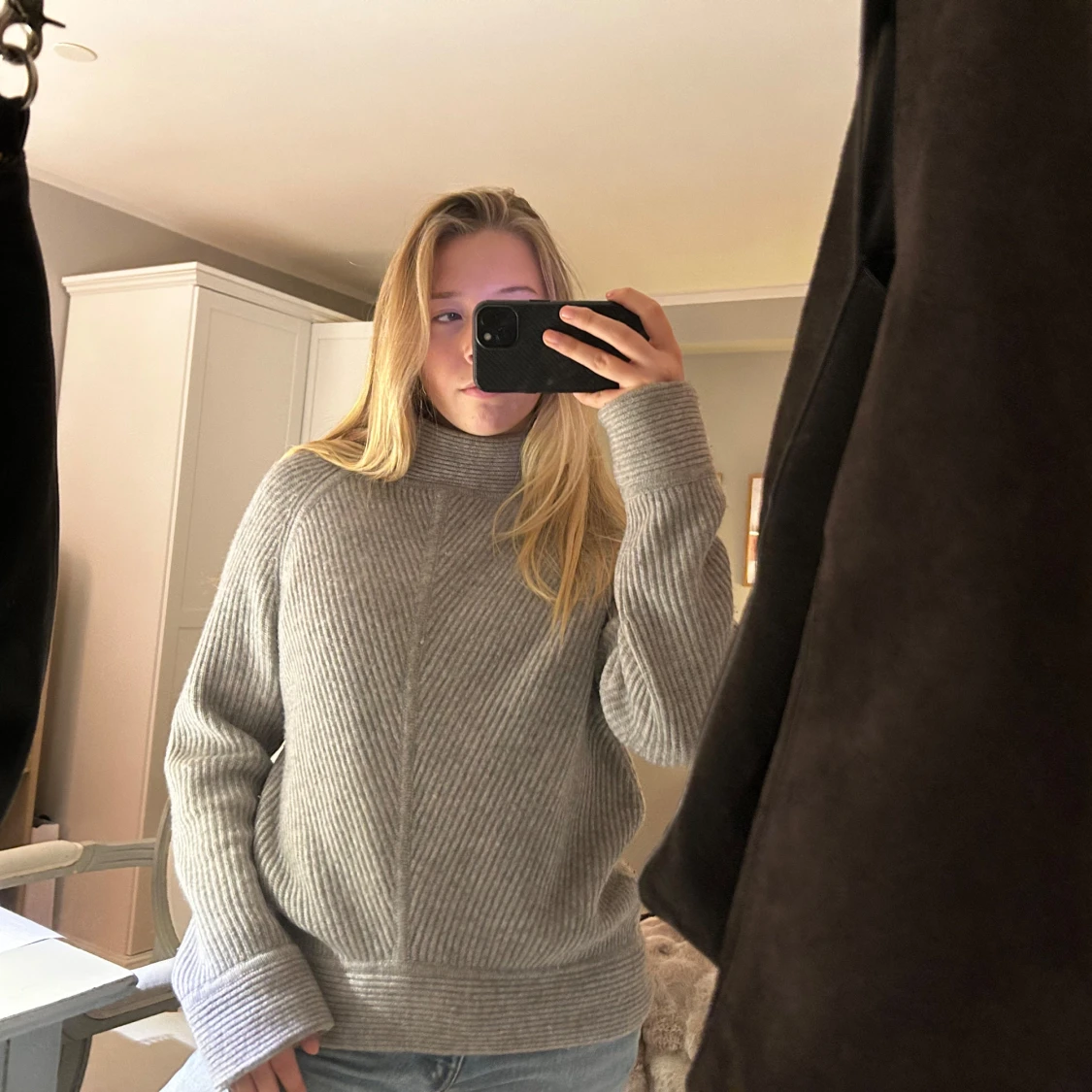 Grå stickad tröja - 91