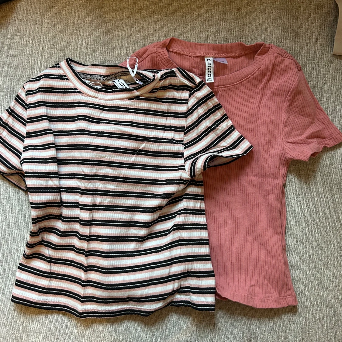 Randig och rosa ribbad topp